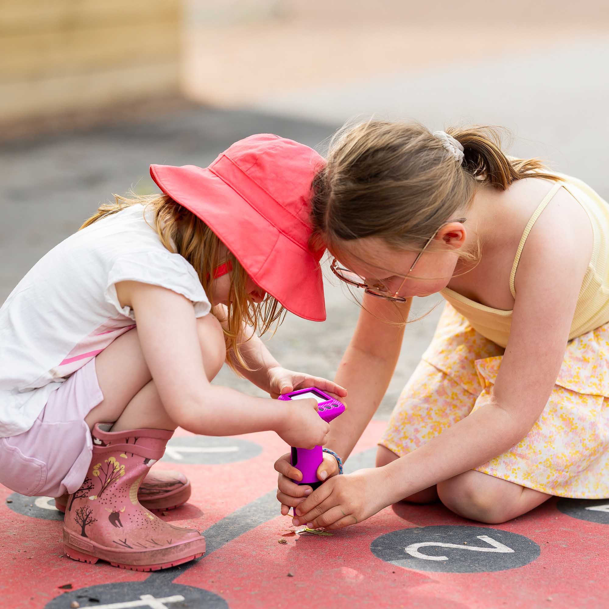 Educational toys like the u-Zoom One Microscope have many benefits for children